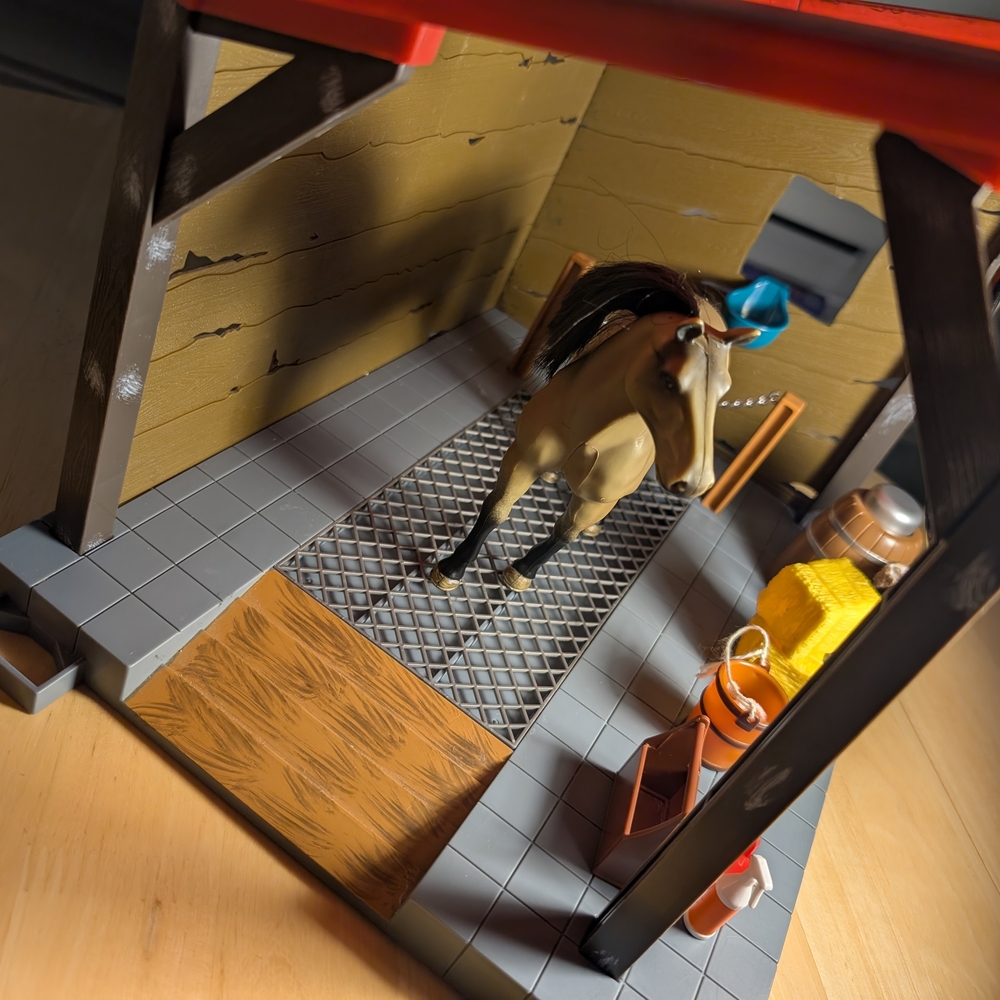 Chestnut Ridge Grooming Stable Playset - Picture 6 of 8